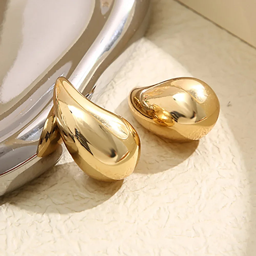 Boucle d’oreille goutte or